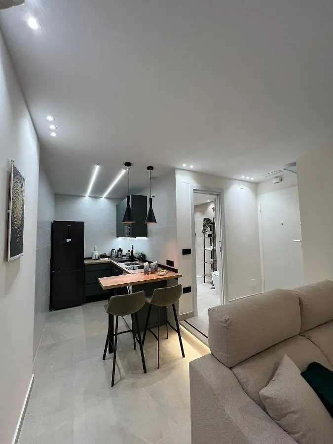 Zelun Suite Torremolinos Center 0*,